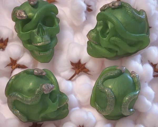 Deko Totenkopfschädel Schlange Grün B-Ware