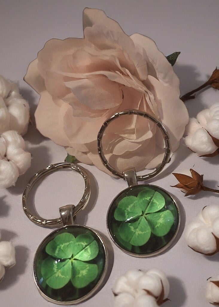 Schlüsselanhänger Cabochon Kleeblatt