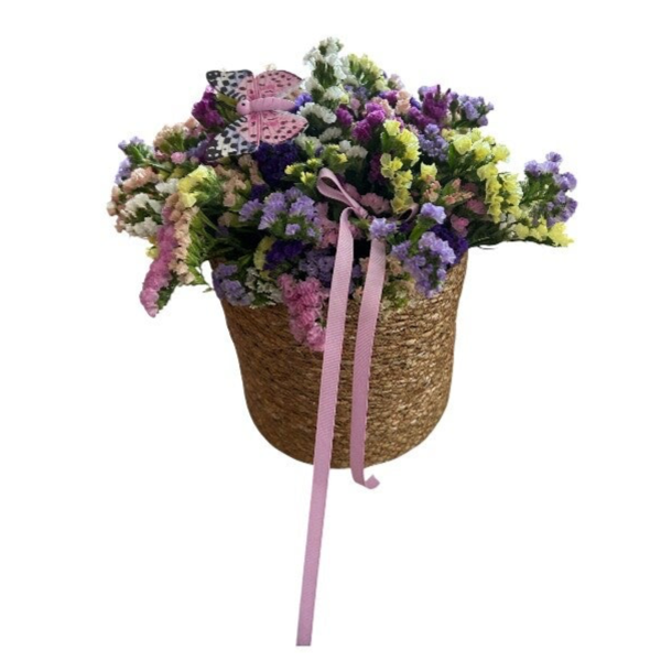 Basket with statice flowers size 1