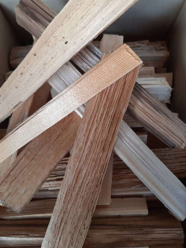 Anzündholz / An Feuerholz 2,5 kg  Rest Feuchte ca. 12-15%