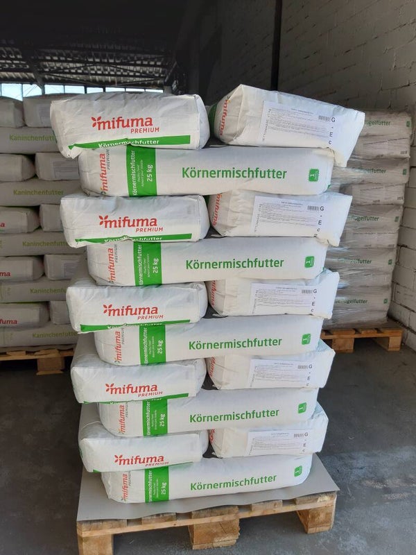 1 Palette Geflügelfutter 750 kg (Hühnerkörner) je Sack 25 kg