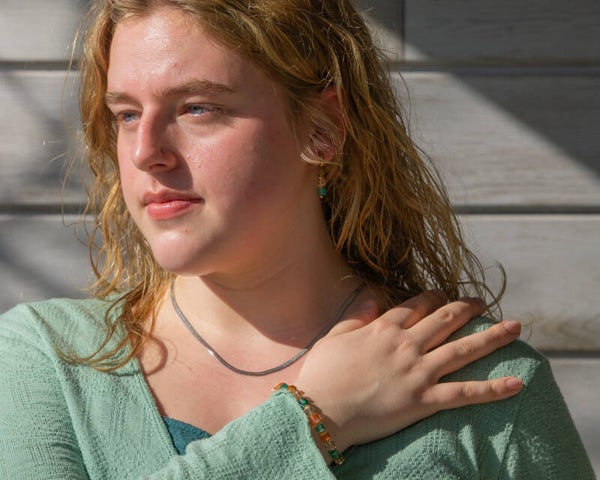 Shining green necklace