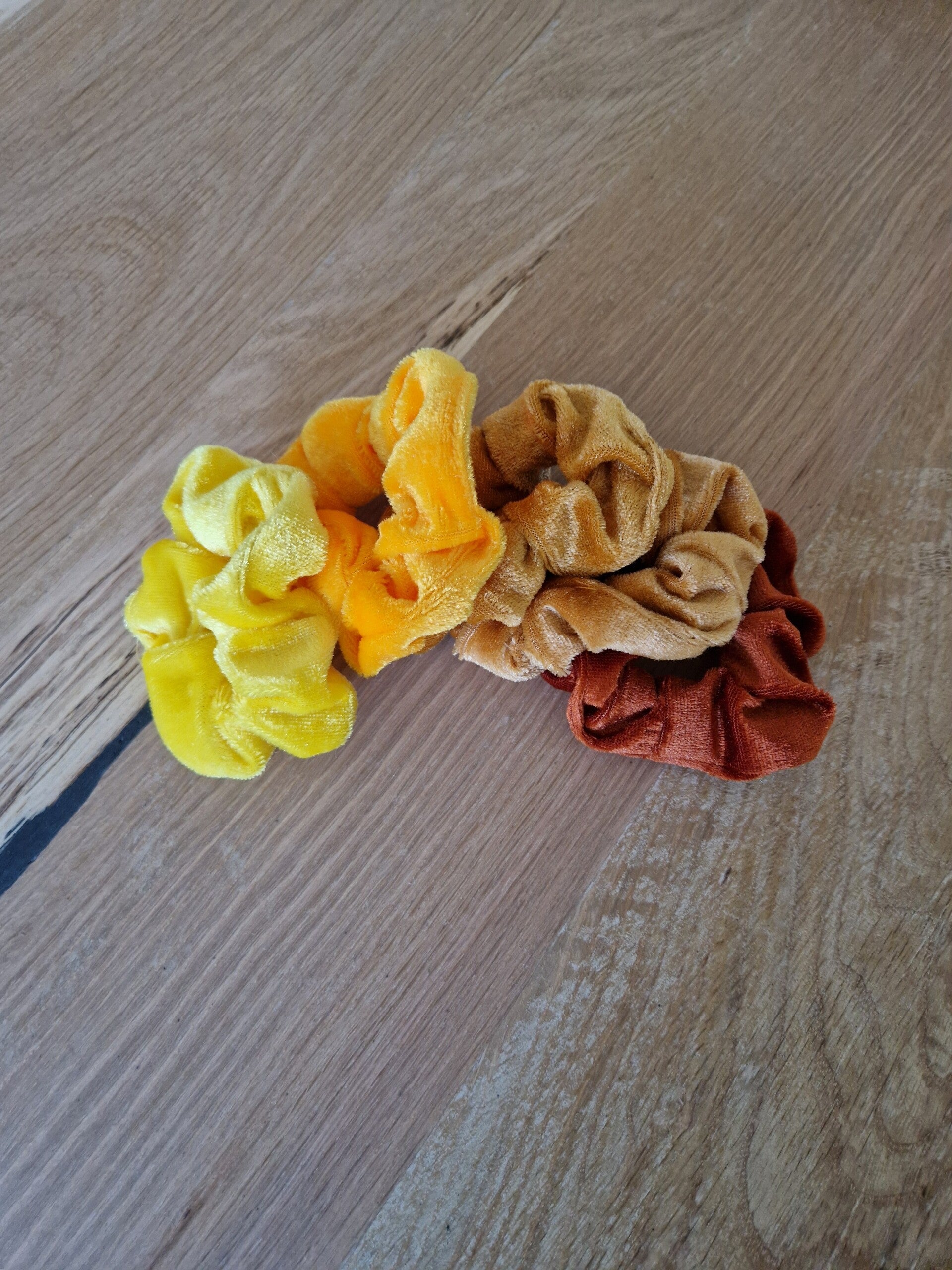 Scrunchies fluweel GEEL/ORANJE tinten