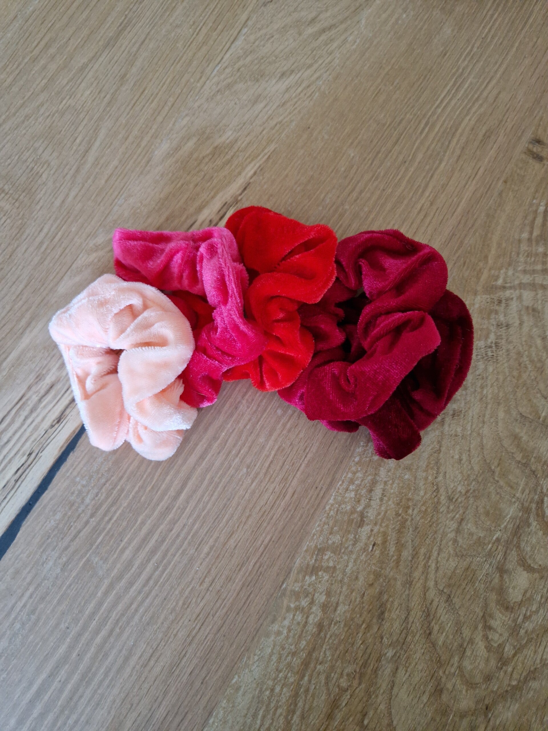 Scrunchies fluweel ROZE/ROOD tinten