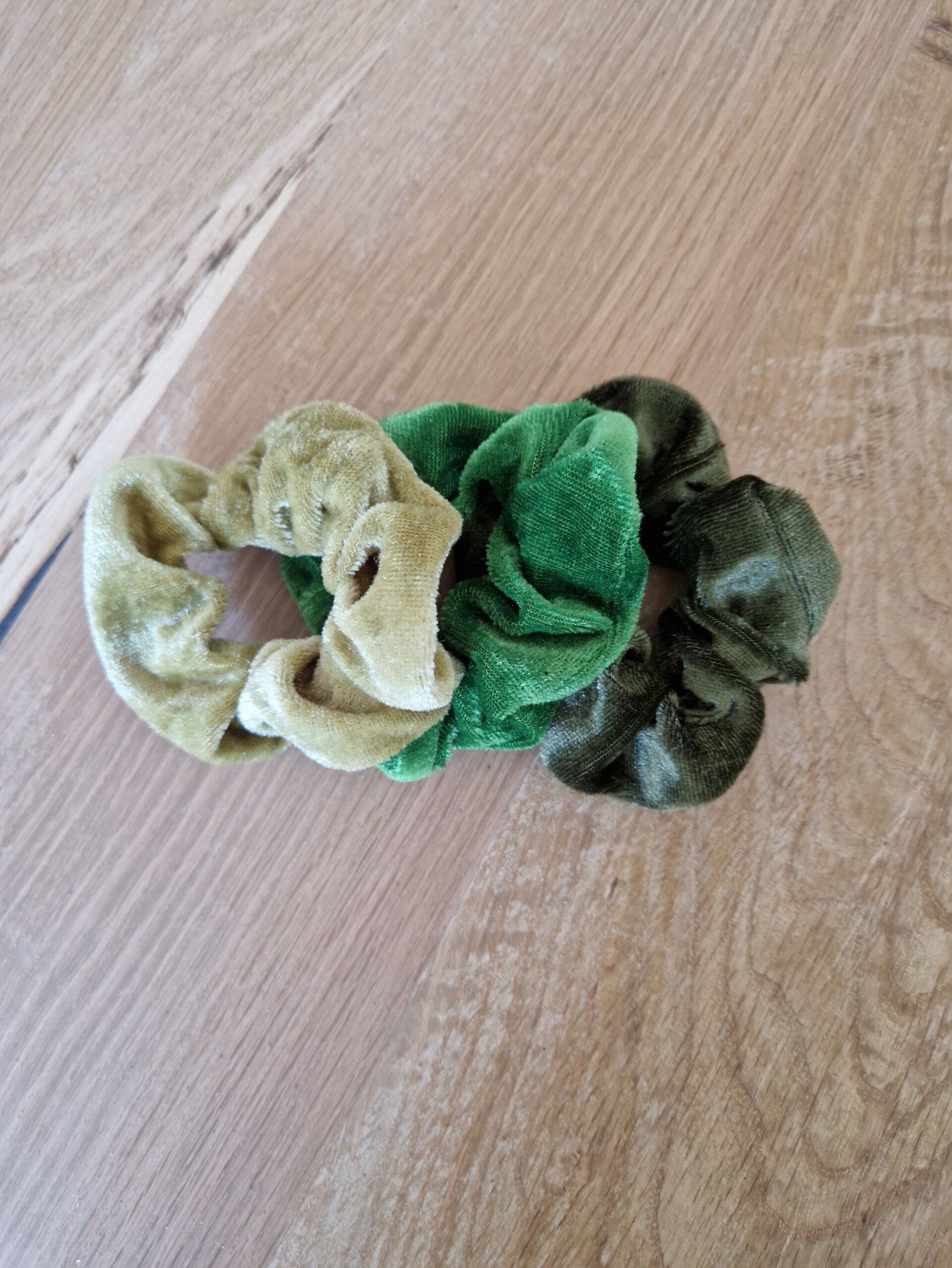 Scrunchies fluweel GROEN tinten