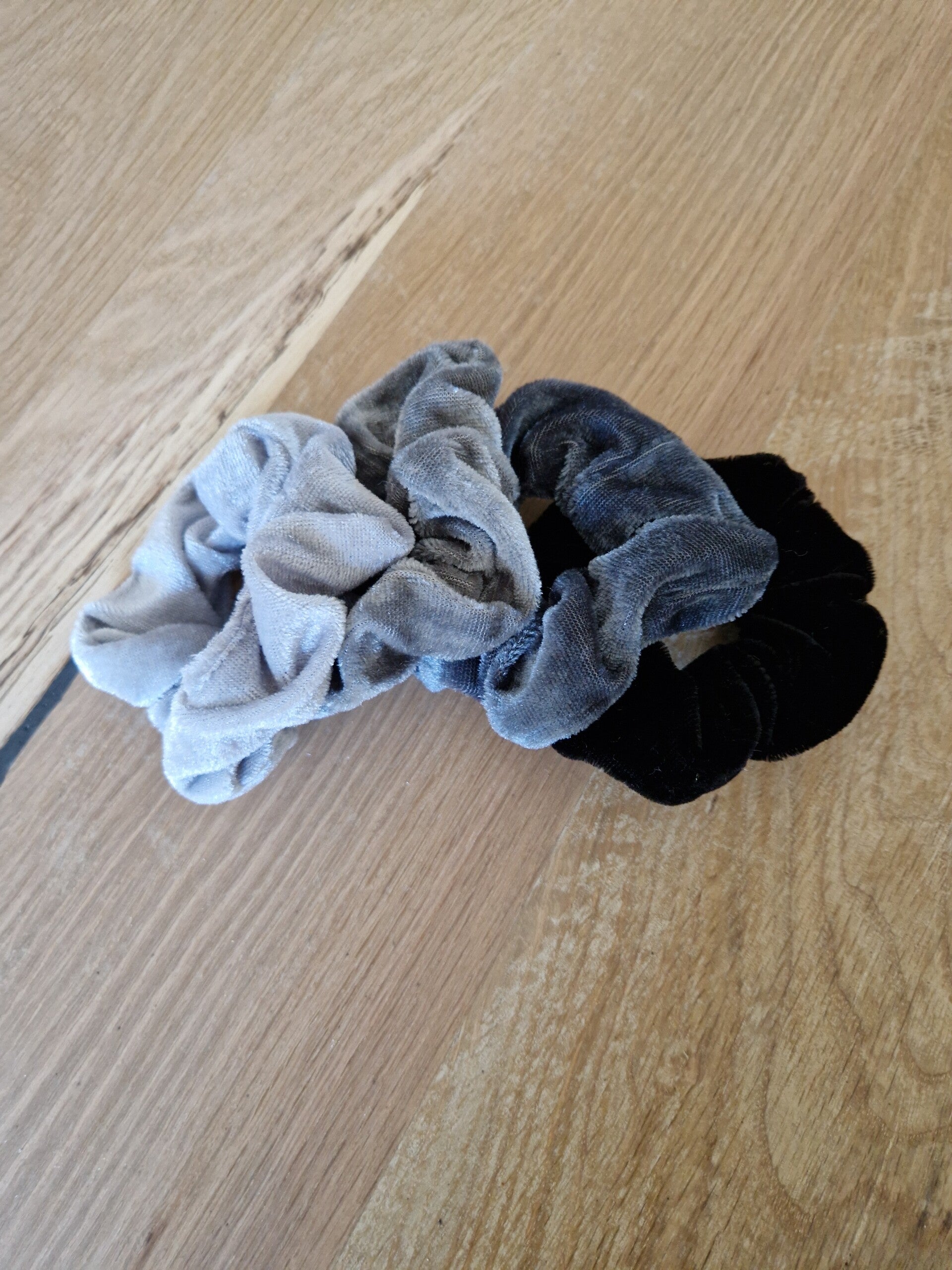Scrunchies fluweel GRIJS/ZWART tinten