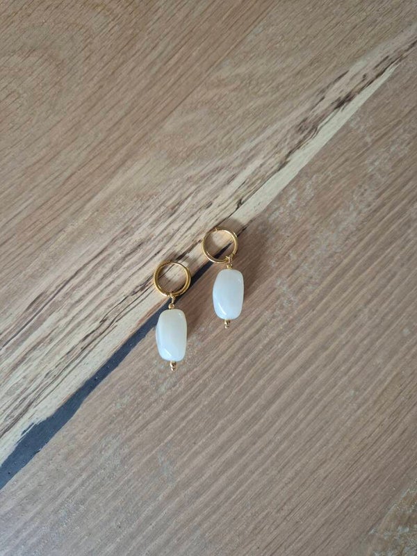 Oorbellen NOEMIE roomwit