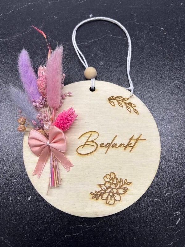 Hanger in hout bedankt