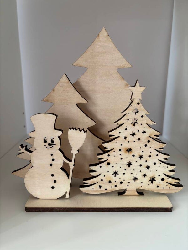 Kerstbomen met sneeuwman