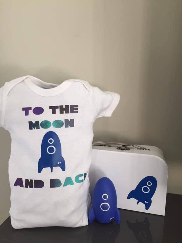 Pakketje to the moon