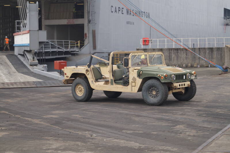 Ook de Humvee was een van de vele voertuigen aan boord van de  MV Cape Washington (T-AKR-9961)