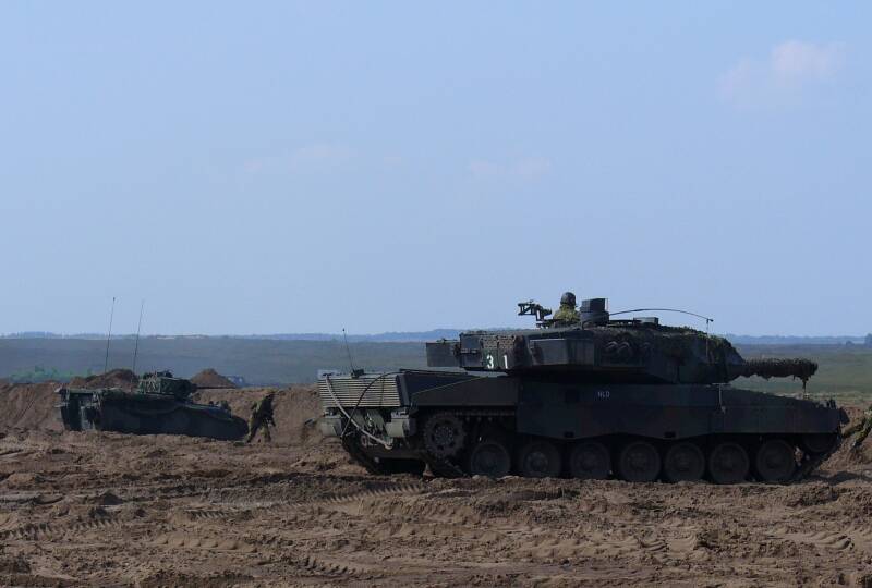 leopard-2a6-nederland-geen-kenteken-73-standard.jpg