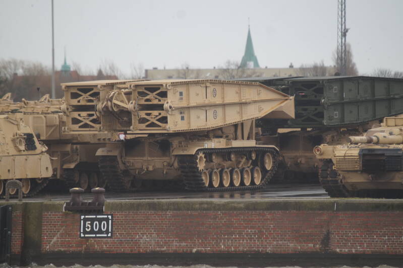 M60 Avlb (Armoured Vehicle Laying Bridge) Defender Europe Militaire oefening Us Army M60 bruglegger Bremerhaven oefening 