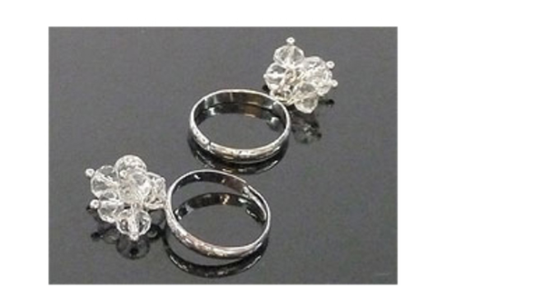 Ring met glaskraaltjes