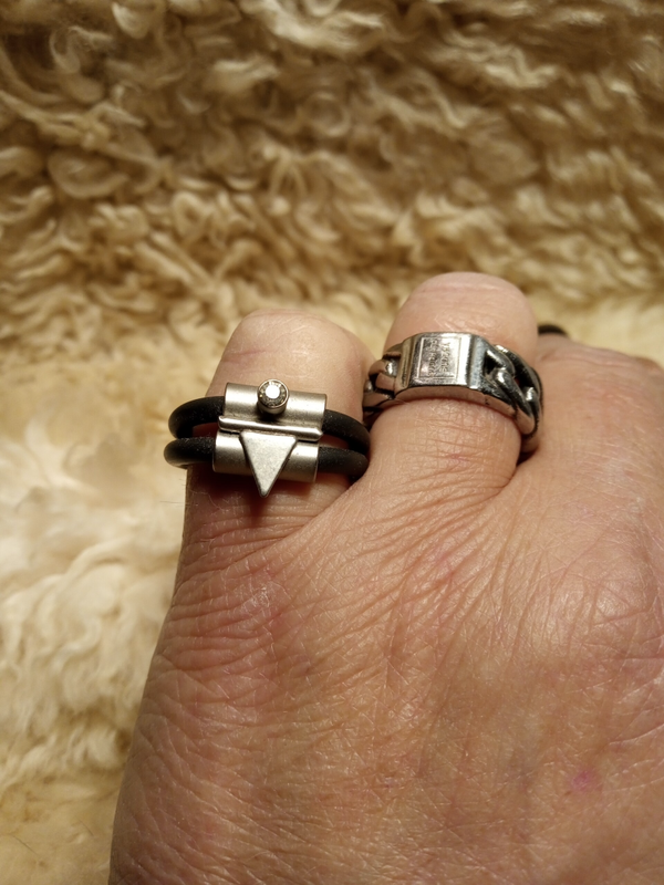 Echt lederen ring met metaal