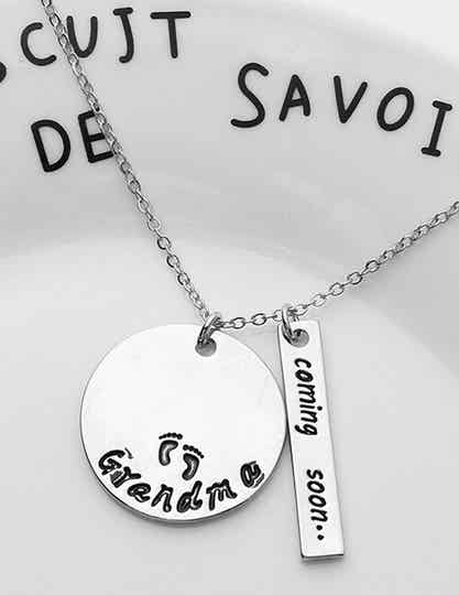Stainless Steel Collier met text Grandma coming soon..