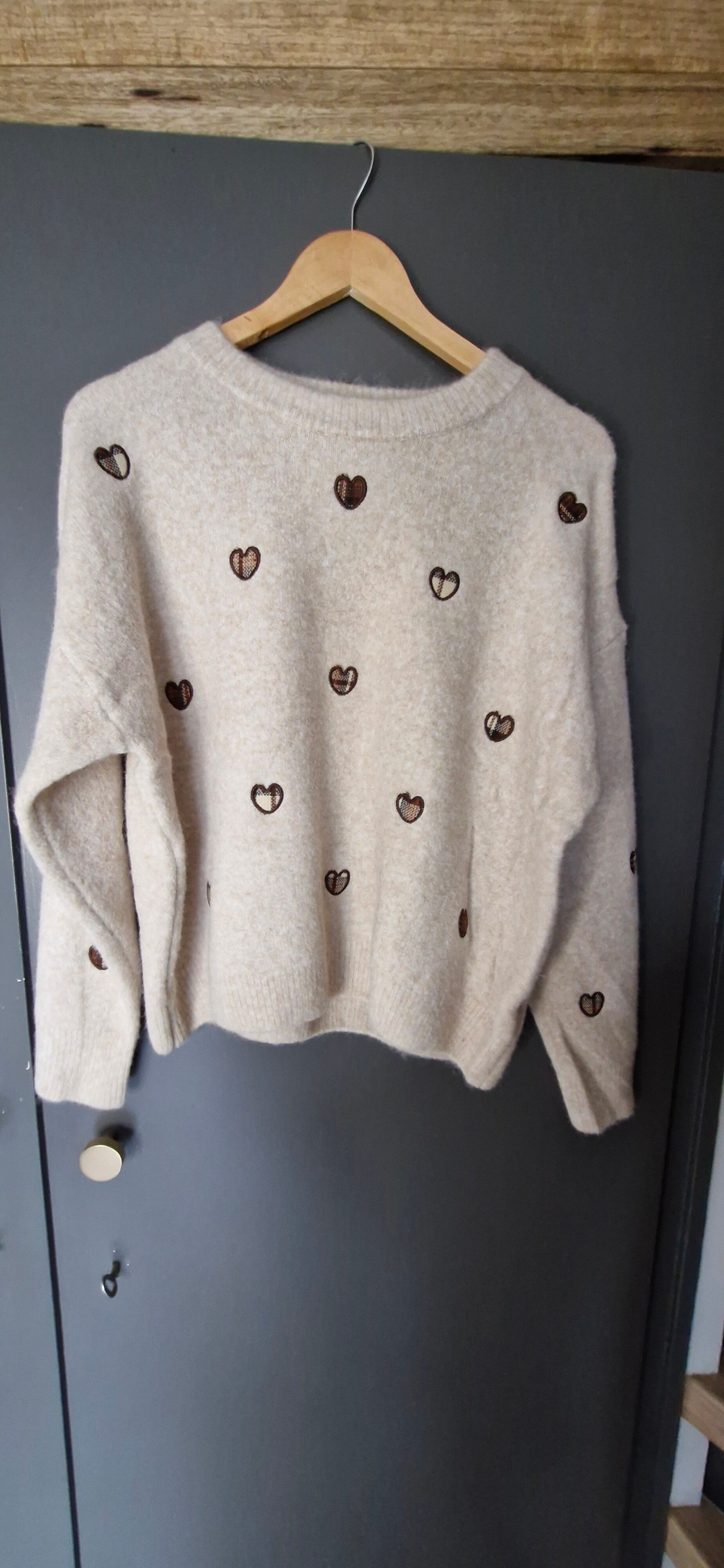 Trui hartjes beige
