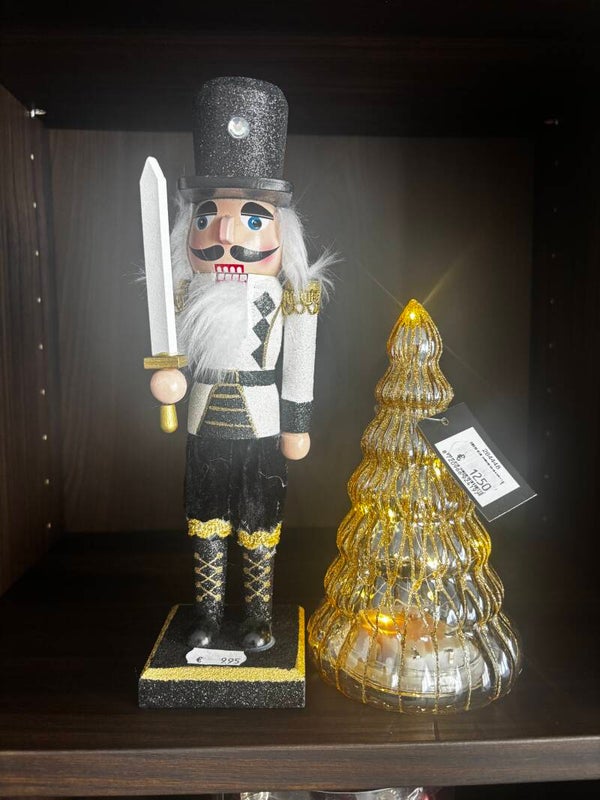 Notenkrakers Zwart met Goud