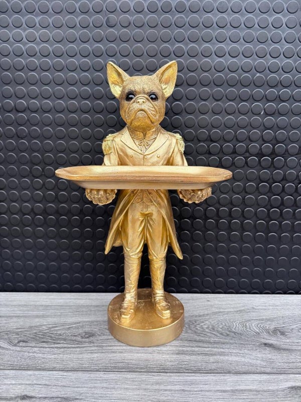 bulldog met dienblad