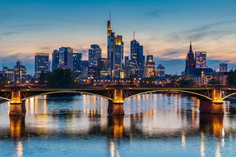 Architektur und Stadtfotografie Frankfurt von Tag zur Nacht