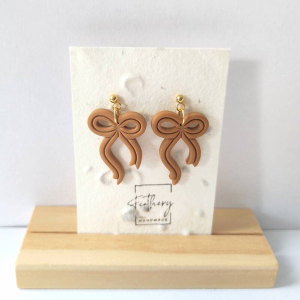 Strikjes hangers - caramel