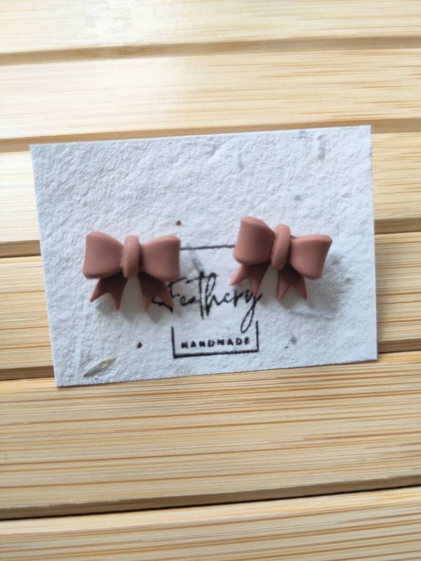 Strikje studs - dust pink