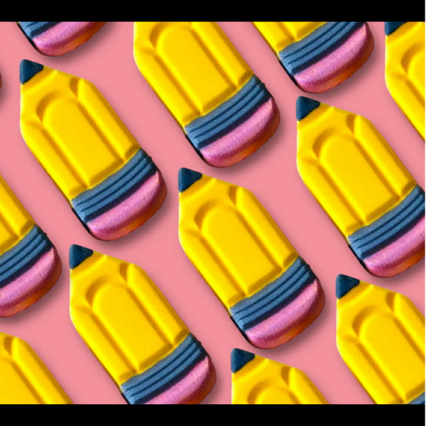 Teacher pencil bath bomb