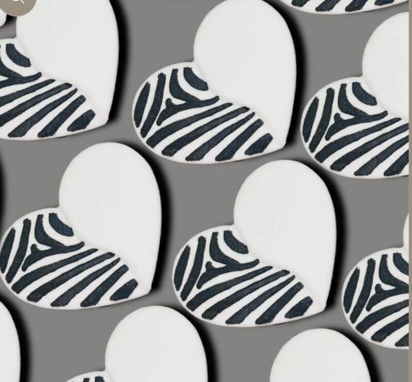 Zebra heart bath bomb