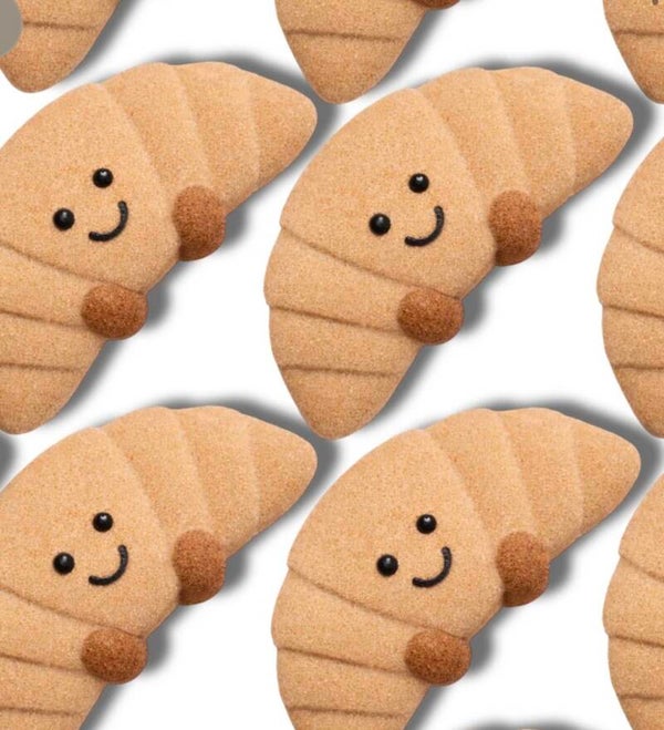 Croissant bath bomb