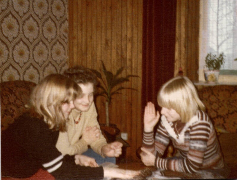 1977spelletjedoenmetharritteloeffenenpaulientoonen.jpg