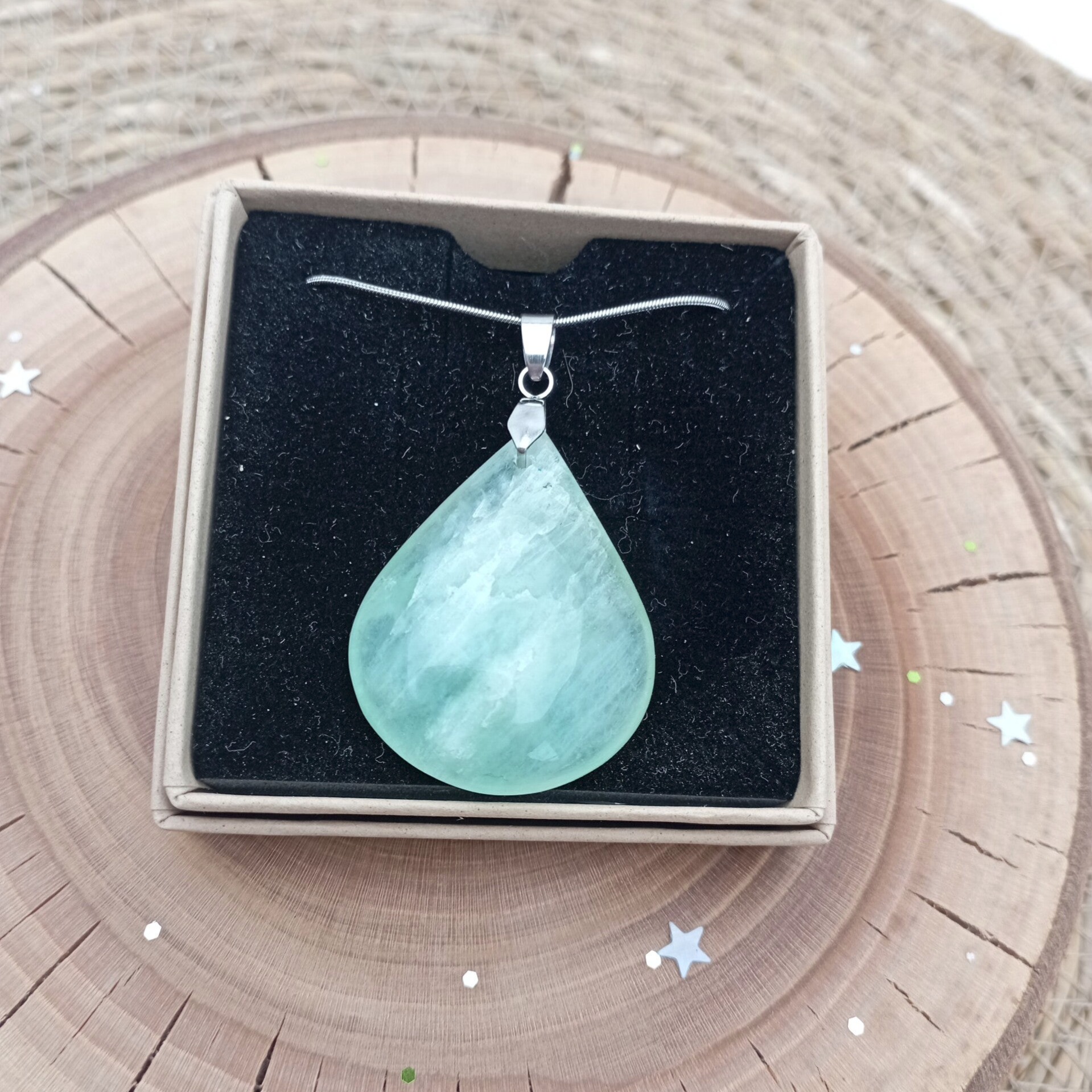 ✨ Pendentif en fluorine: Concentration, créativité et mémoire
