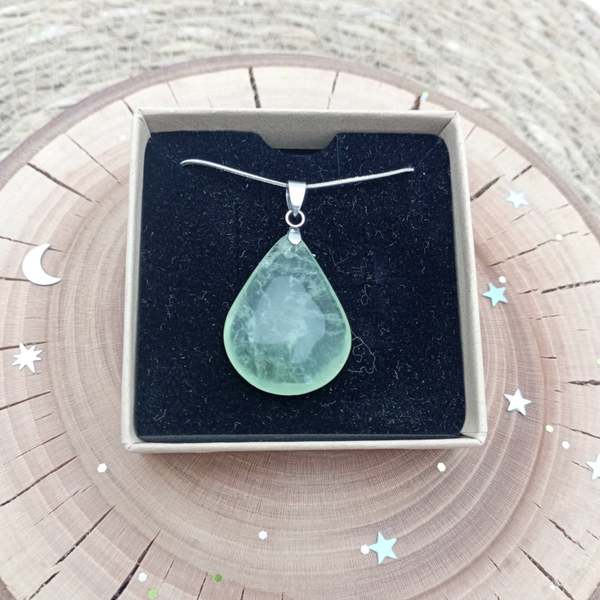 ✨ Pendentif en fluorine: Concentration, créativité et mémoire