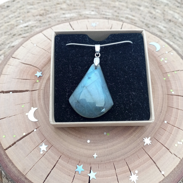 ✨ Pendentif Labradorite. Protection émotionnelle.