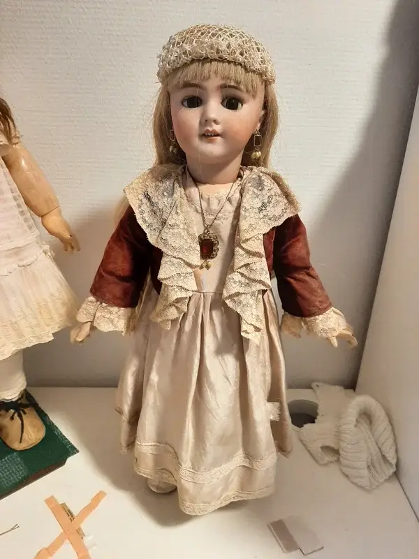 antique bisque doll DEP Jumeau 