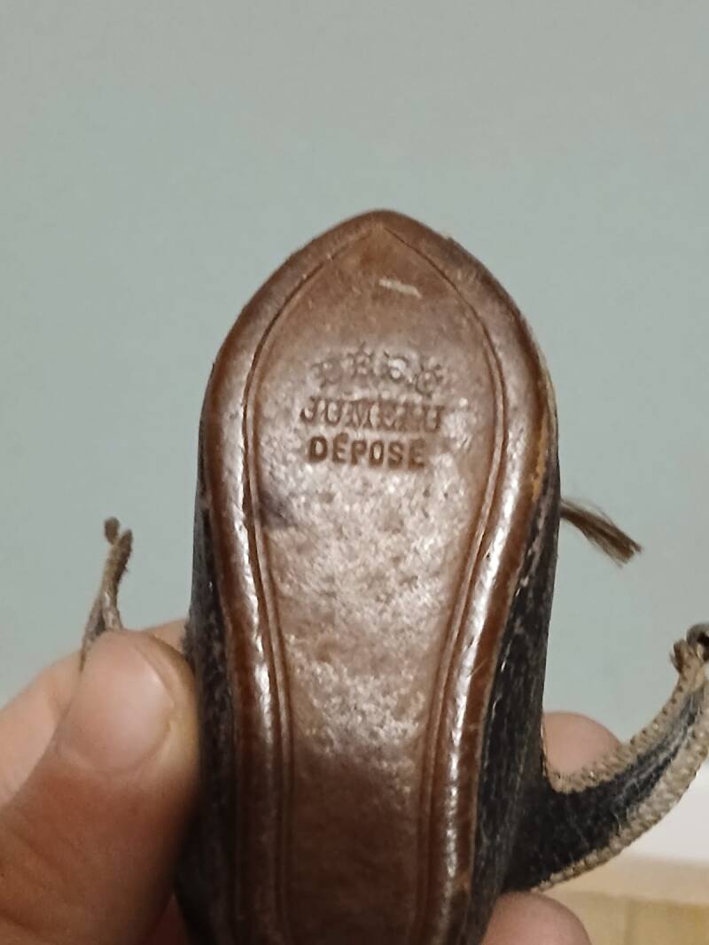 Antieke poppen verkopen? Wij kopen uw antieke porseleinen poppen! Neem hier een kijkje voor meer informatie: Inkoop antieke poppen Antiek speelgoed, oude poppen, veiling