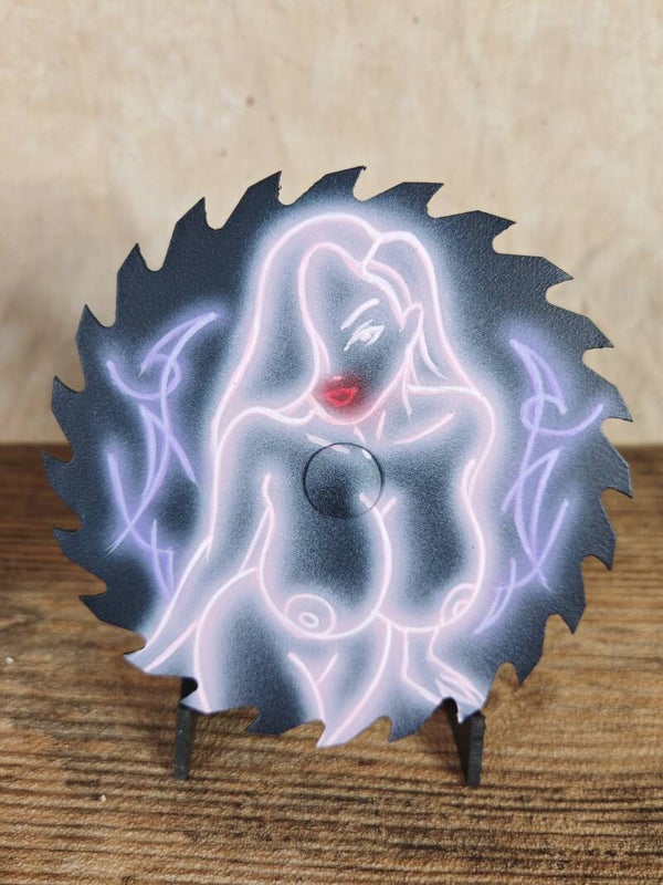 scie circulaire pin-ups effect neon