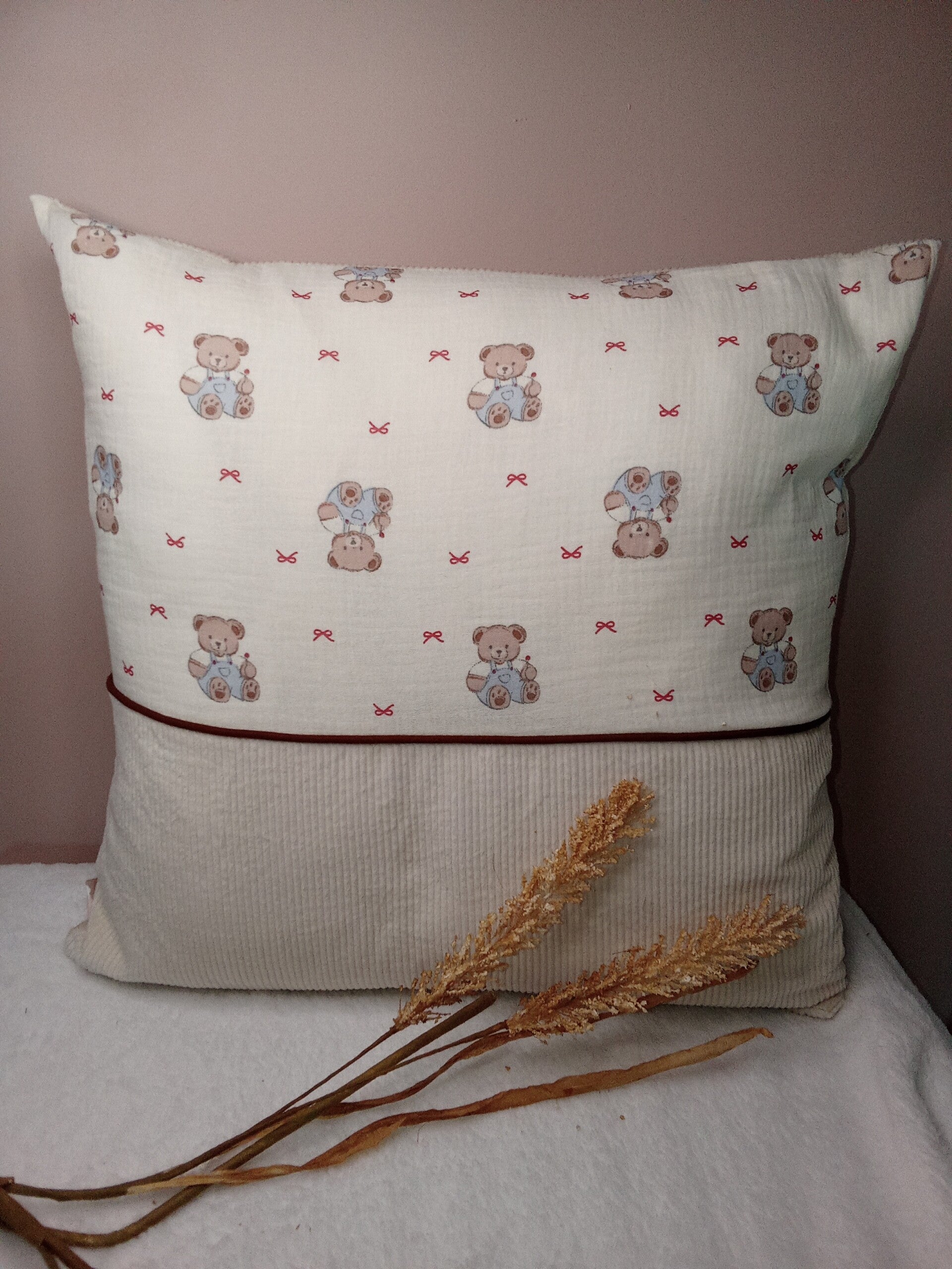 Adorable Coussin Décoratif pour Bébé ou Chambre d'Enfant