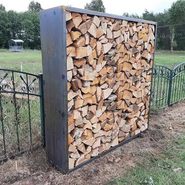 1923 Drewutnia kwadratowa z blachy Corten - Stojak na drewno ze stali Corten 175 x 180 cm