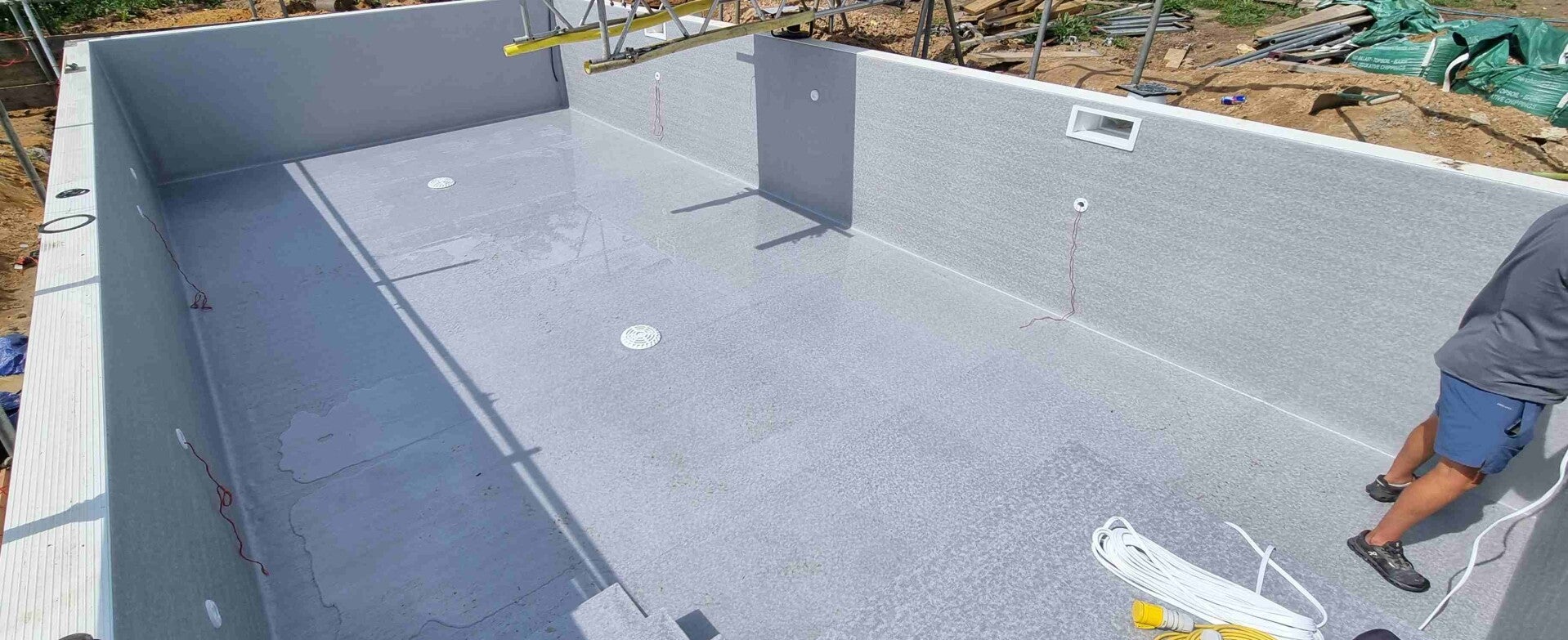 Swimming pool Installatoin & refurbishment