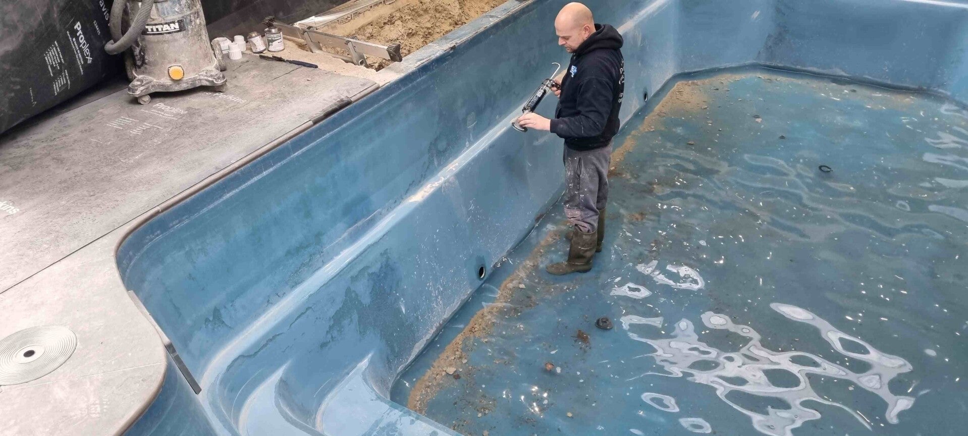 Fibre Glass Swimming Pool repair