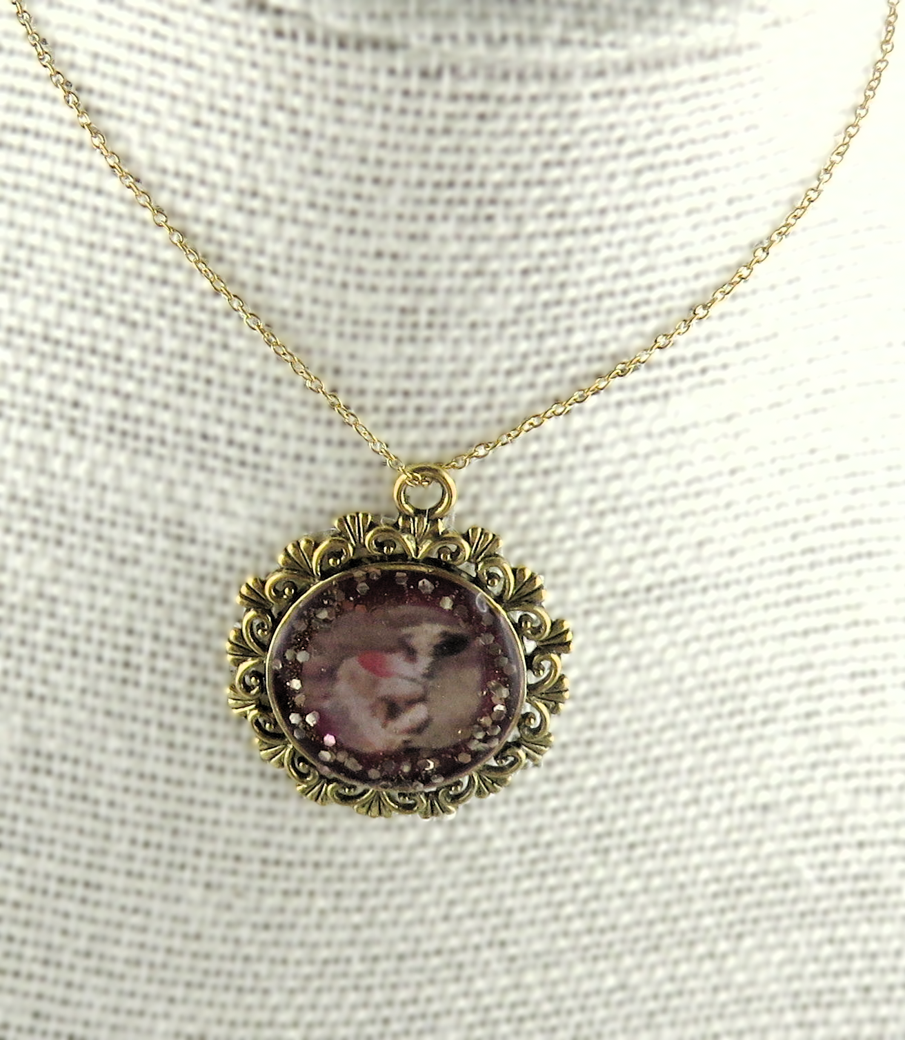 Goldene Kette mit Afghanenbild
