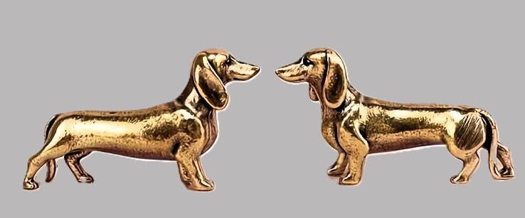 Handgefertigte Messing-Dackel-Figuren