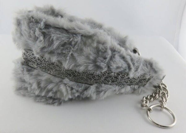 Kunstlederhalsband mit Fellimitat und silberner Borte