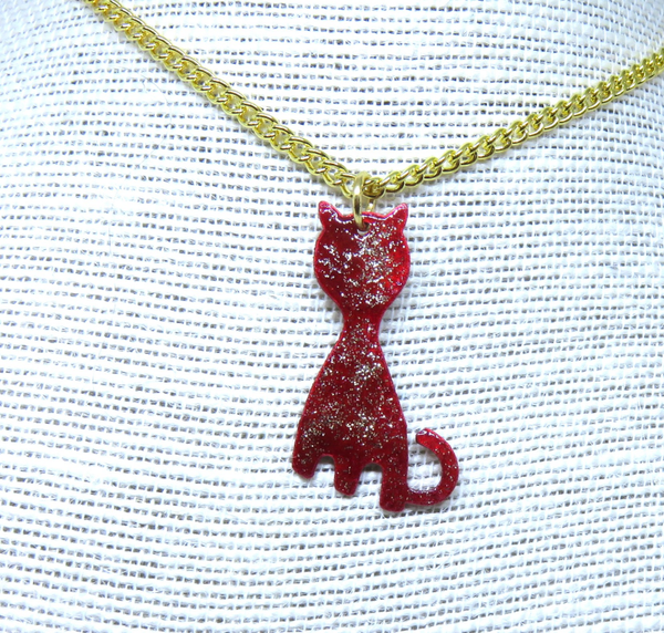 Goldene Halskette mit Emaille-Anhänger Katze