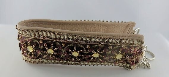 Lederhalsband beige mit Paillettenborte