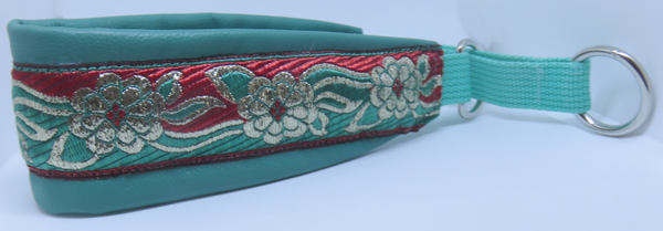 Lederhalsband mit grüner Jacquardborte