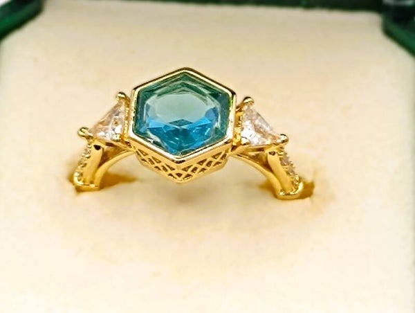 Ring vergoldet mit Aquamarinblauem Zirkon 16,5 mm