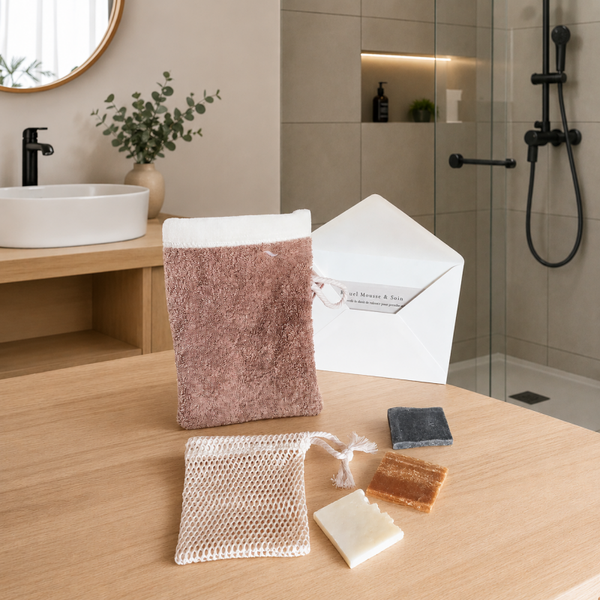 Coffret Découverte Mousse & Soin – Gant de soin double texture, filet à savon et savons bio
