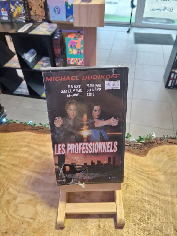 Les Professionnels Neuf VHS