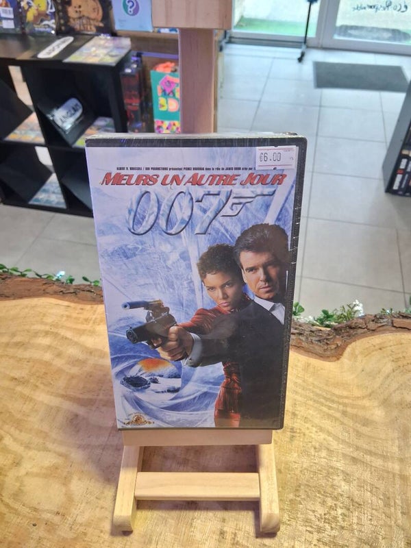 007 - Meurs Un Autre Jour Neuf VHS